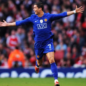 开云体育全站-足球慈善义赛筹款破纪录，社会反响热烈，足球捐赠