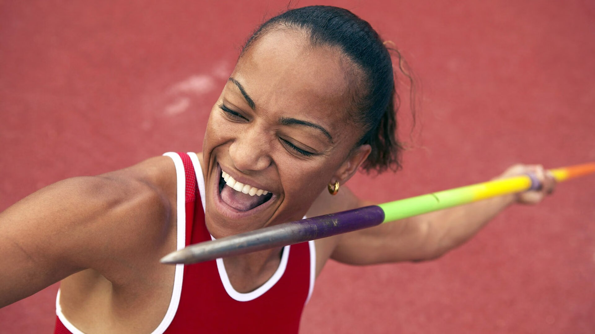 游泳选手技术标准化提升,逐步缩小差距,游泳选手是什么意思